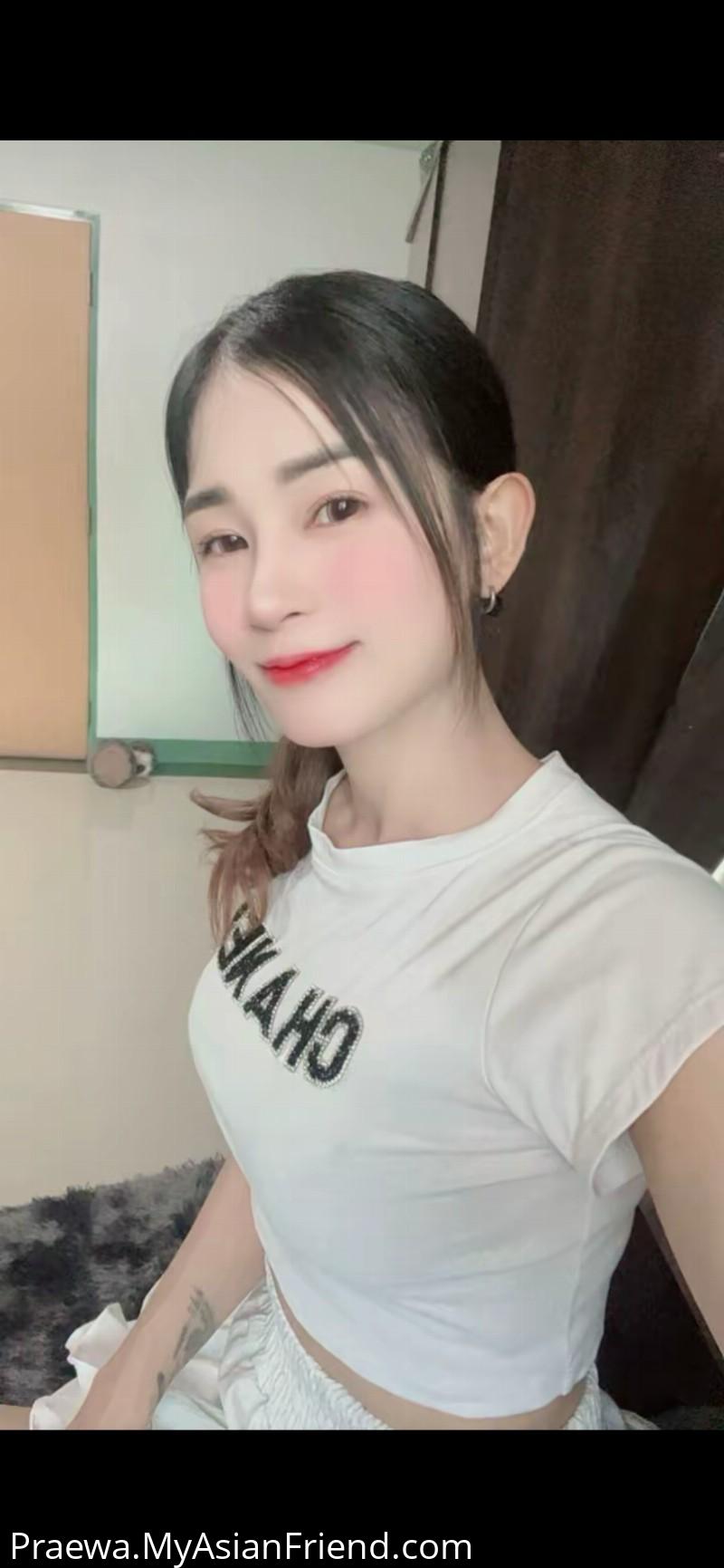 Praewa's personal blog photo 1 added Saturday the 8th of November 2025